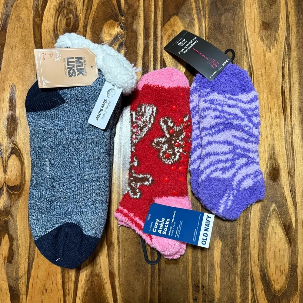 Fuzzy socks nwt muk Luks old navy & no boundaries